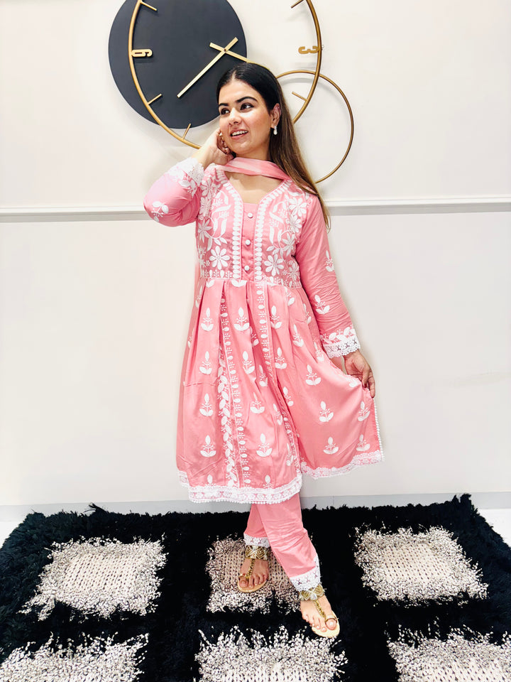 CHIKANKARI REYON COTTON KURTA SET WITH NAZEEN DYE DUPATTA