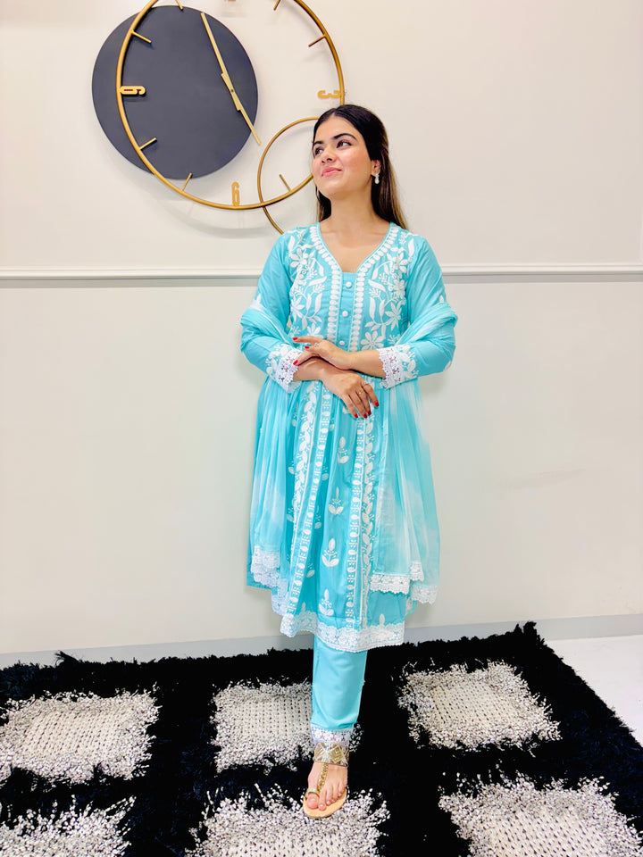 CHIKANKARI REYON COTTON KURTA SET WITH NAZEEN DYE DUPATTA