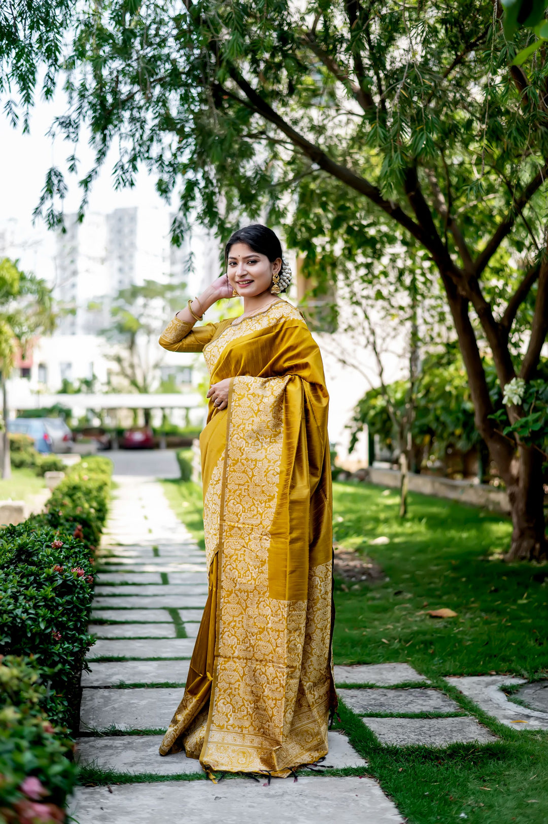 Handloom Raw Silk Saree With Rich Weving Pallu