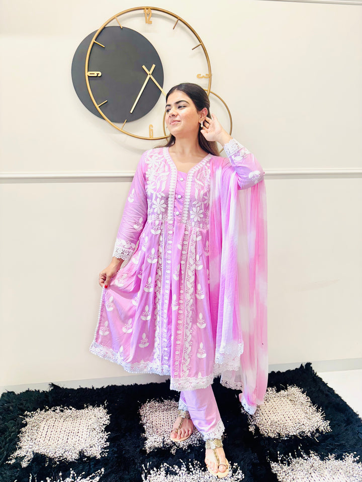 CHIKANKARI REYON COTTON KURTA SET WITH NAZEEN DYE DUPATTA