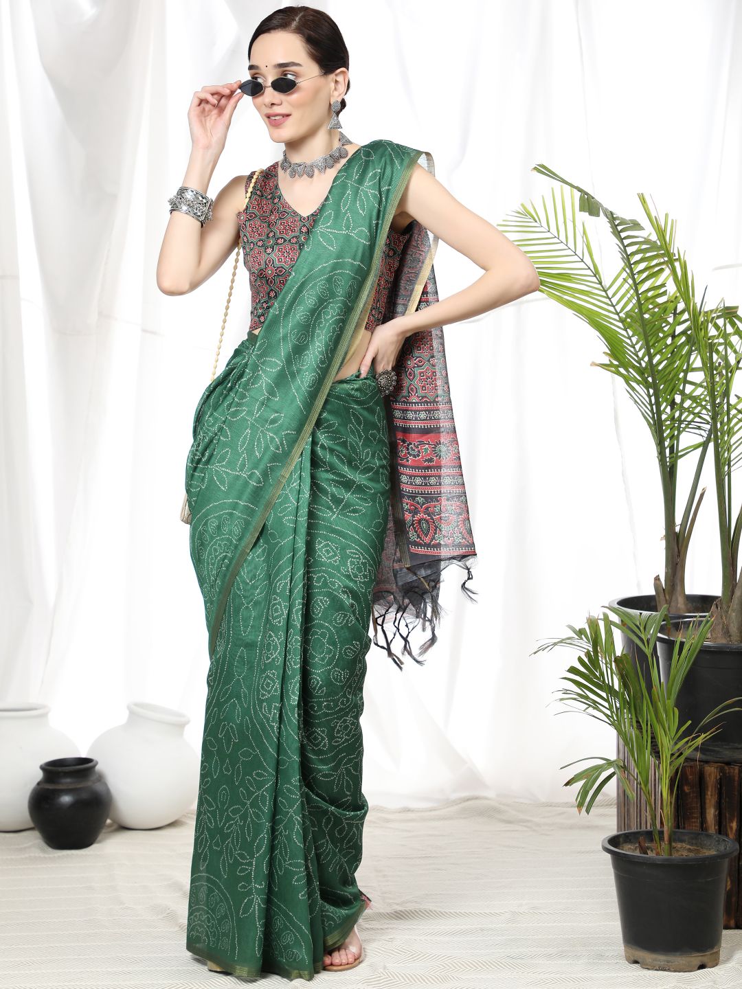 SOFT LINEN COTTON SAREE WITH BEAUTIFUL PRINTS OVER BORDER AND FANCY PALLU