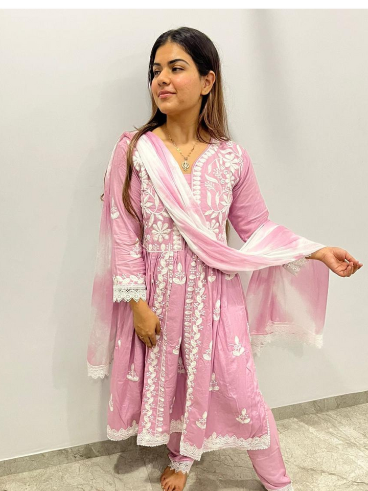 CHIKANKARI REYON COTTON KURTA SET WITH NAZEEN DYE DUPATTA