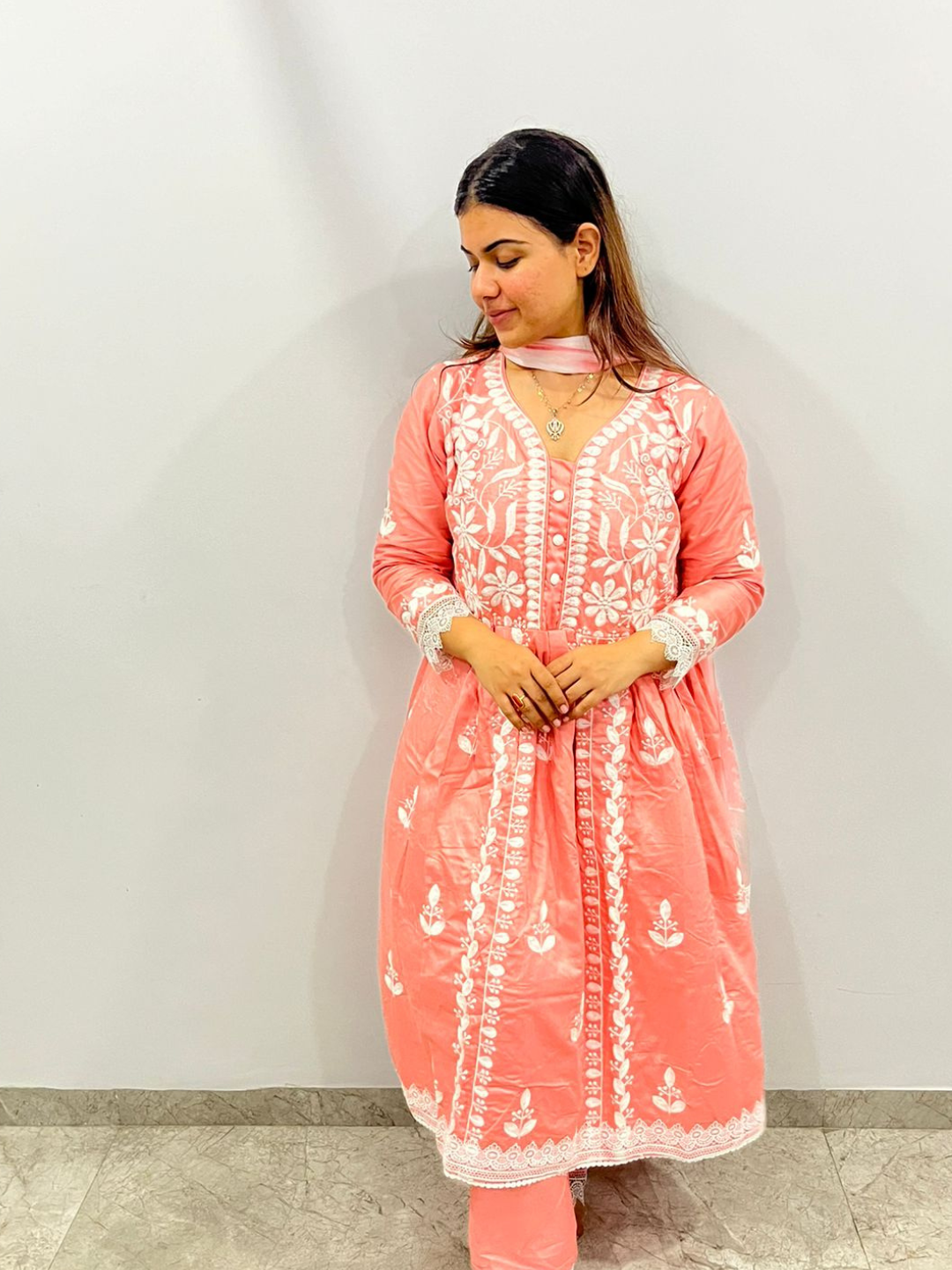 CHIKANKARI REYON COTTON KURTA SET WITH NAZEEN DYE DUPATTA