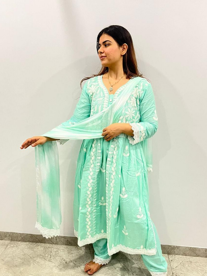 CHIKANKARI REYON COTTON KURTA SET WITH NAZEEN DYE DUPATTA