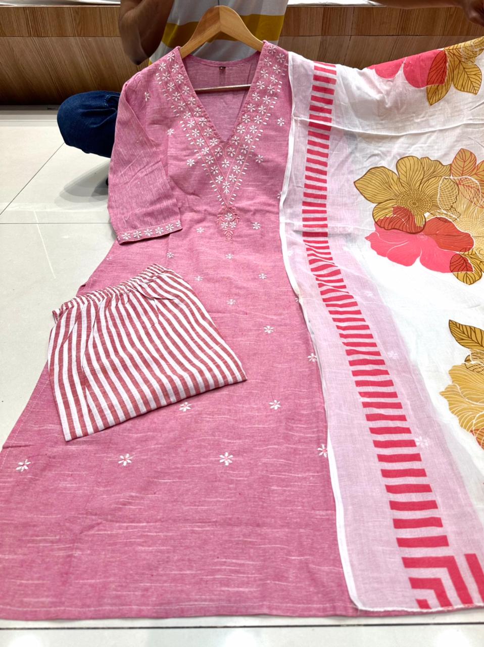 AMAZING PINK KURTA SET WITH AMAZING DIGITAL PRINT