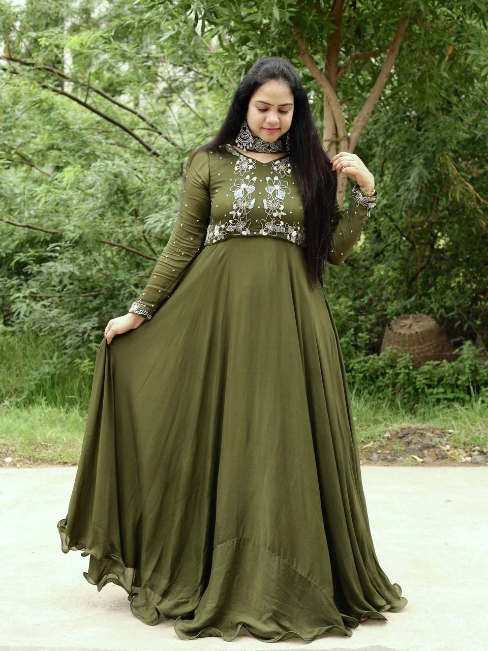 OLIVE GOLDEN EMBROIDERY GOWN SET