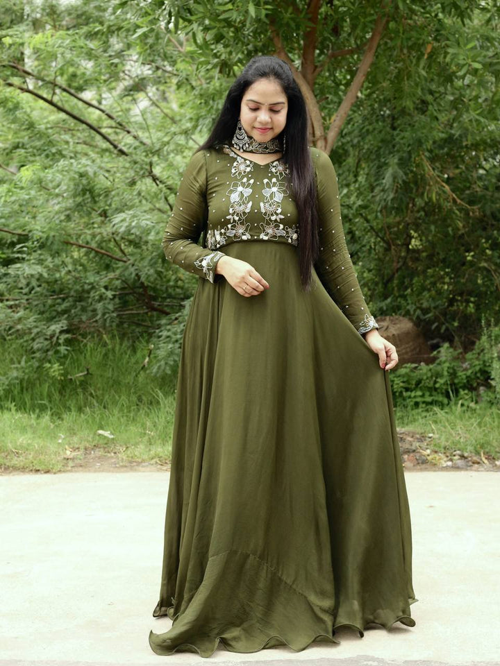 OLIVE GOLDEN EMBROIDERY GOWN SET