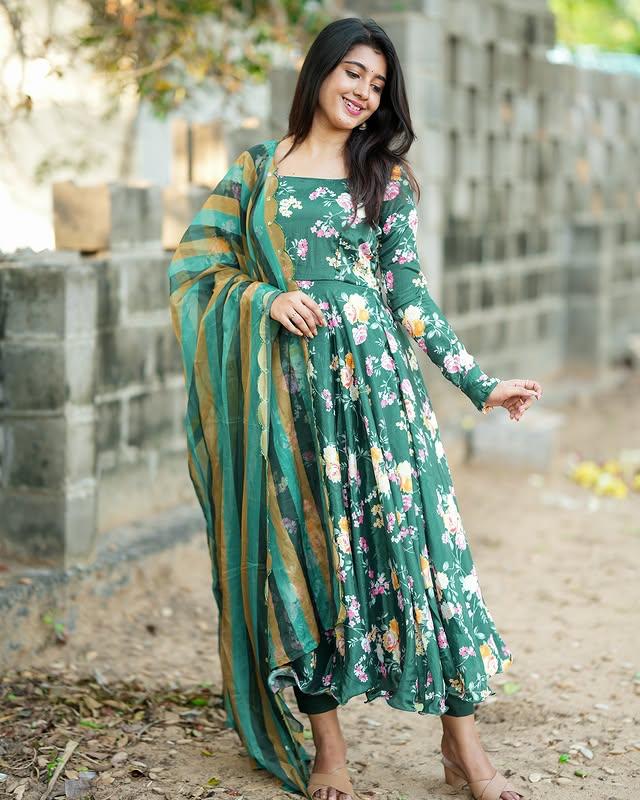 Printed Suit Set with Dupatta :3 piece suit(top,bottom&dupatta)