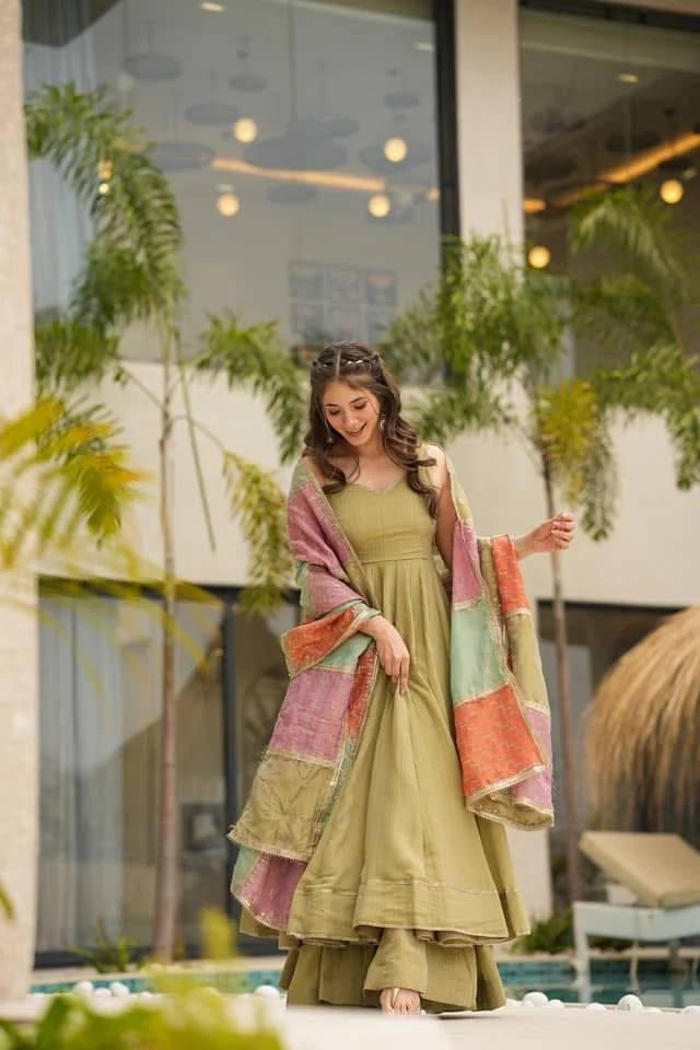 NEW BEAUTIFUL ANARKALI  SUIT SET :3 piece suit(top,bottom&dupatta)