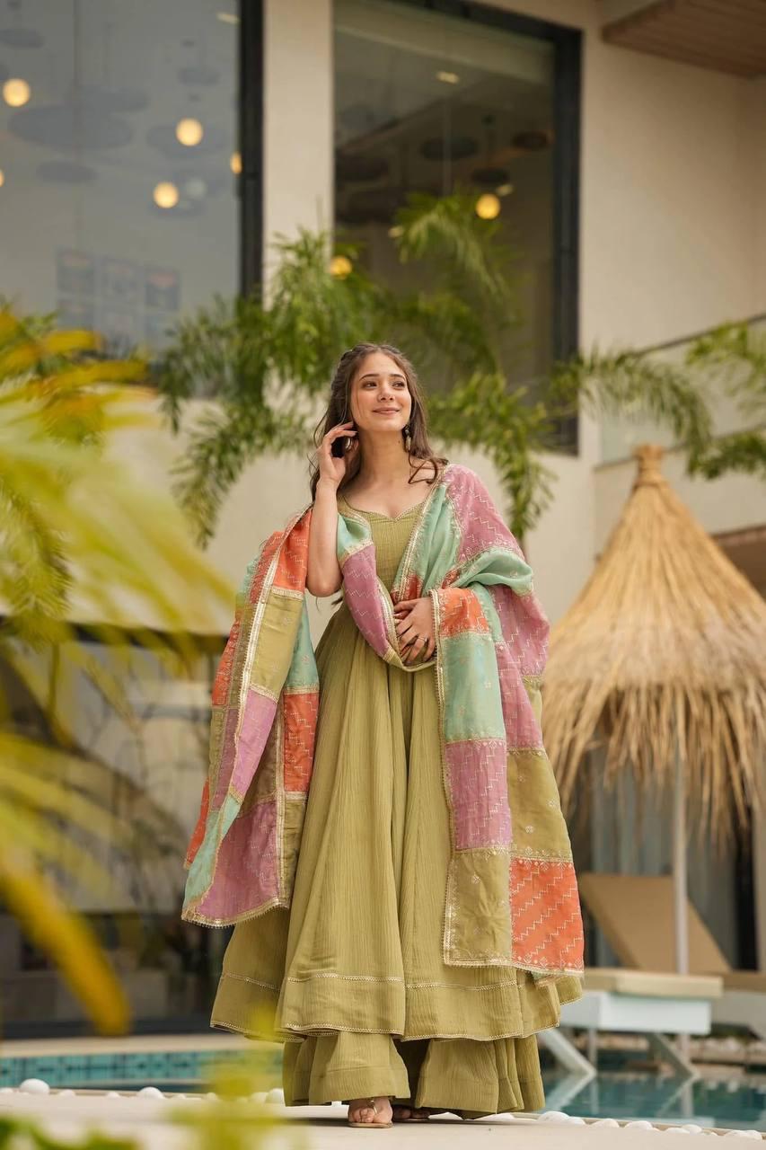 NEW BEAUTIFUL ANARKALI  SUIT SET :3 piece suit(top,bottom&dupatta)