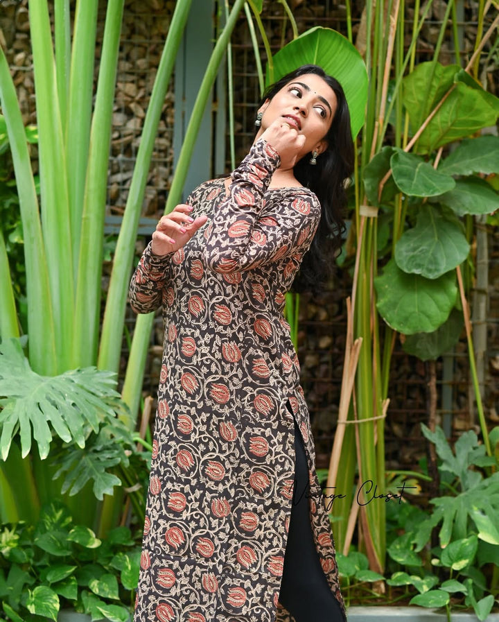 NEW PURE COTTON KURTI :3 piece suit(top,bottom&dupatta)