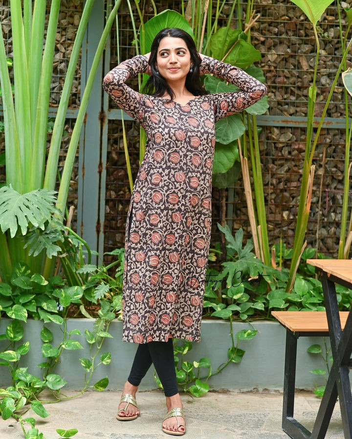 NEW PURE COTTON KURTI :3 piece suit(top,bottom&dupatta)