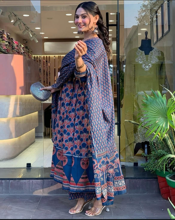 A Statement of Timeless Grace A Statement of Timeless Grace :3 piece suit(top,bottom&dupatta)