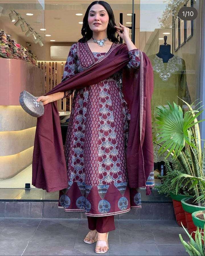 A Blend of Tradition Elegant 3-Piece Anarkali Set :3 piece suit(top,bottom&dupatta)