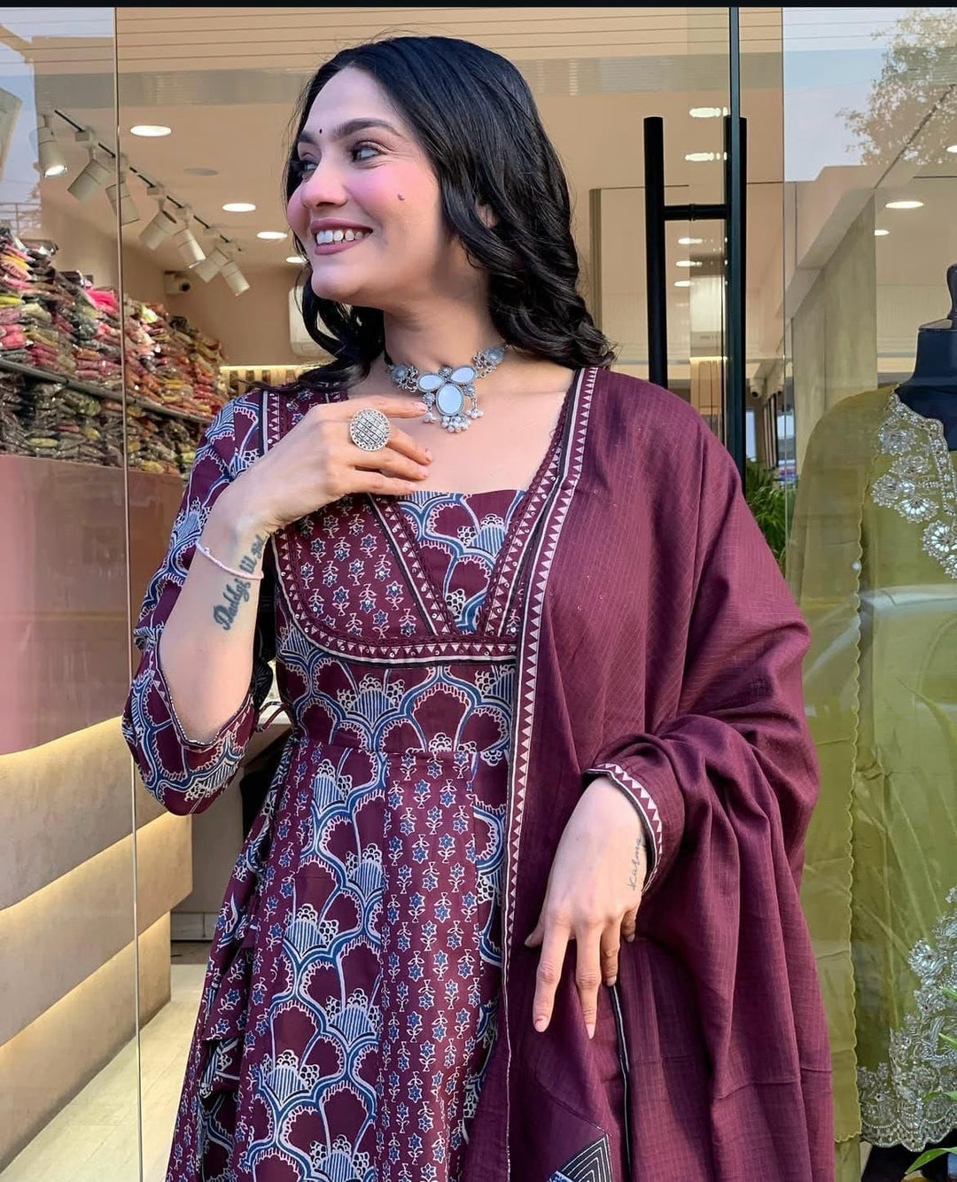 A Blend of Tradition Elegant 3-Piece Anarkali Set :3 piece suit(top,bottom&dupatta)