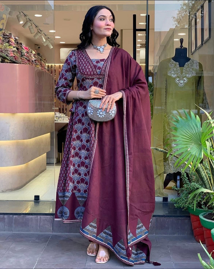 A Blend of Tradition Elegant 3-Piece Anarkali Set :3 piece suit(top,bottom&dupatta)