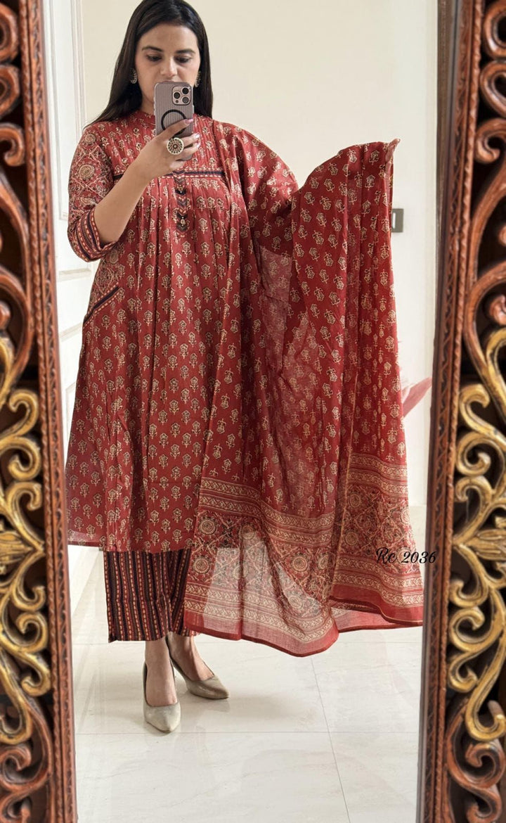 Everyday Grace Straight A-Line Kurta Set in Machine Print :3 piece suit(top,bottom&dupatta)