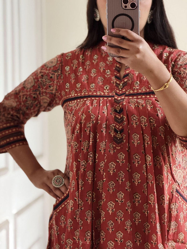Everyday Grace Straight A-Line Kurta Set in Machine Print :3 piece suit(top,bottom&dupatta)