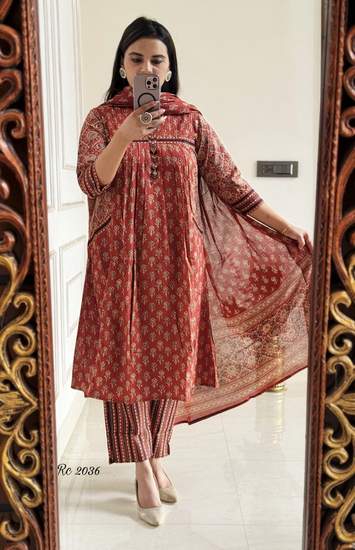 Everyday Grace Straight A-Line Kurta Set in Machine Print :3 piece suit(top,bottom&dupatta)
