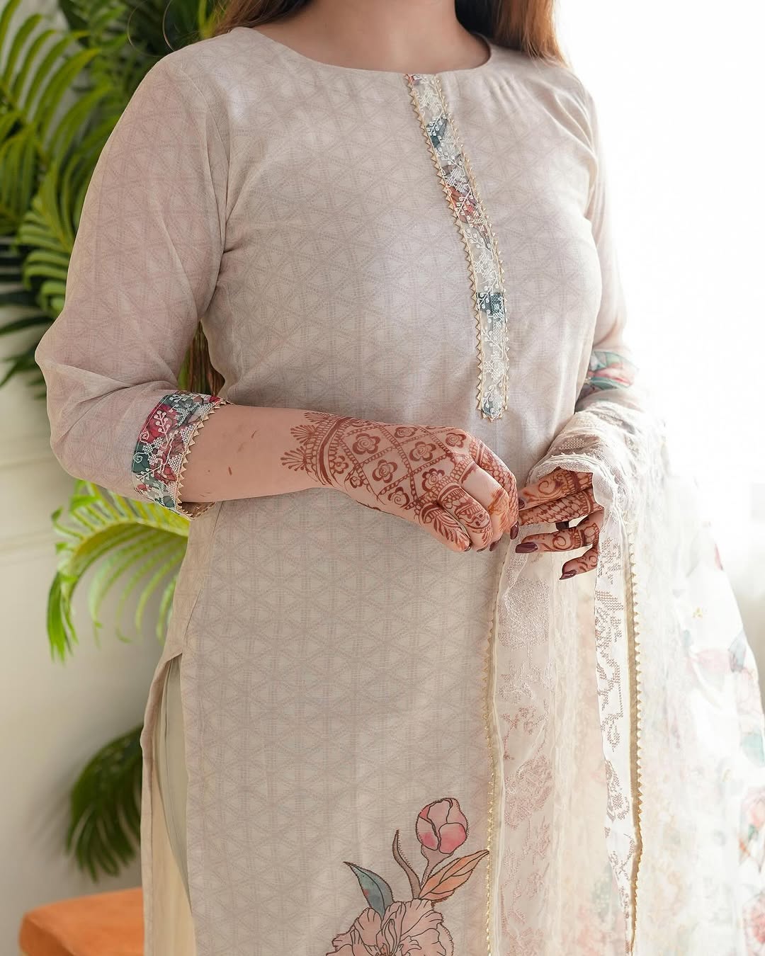Off-White Lilan Printed Suit Set