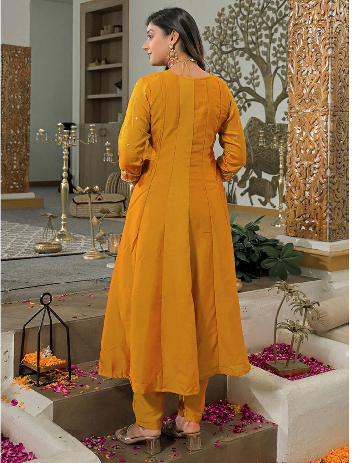 Royal Vichitra Silk Embroidered Kurta Set
