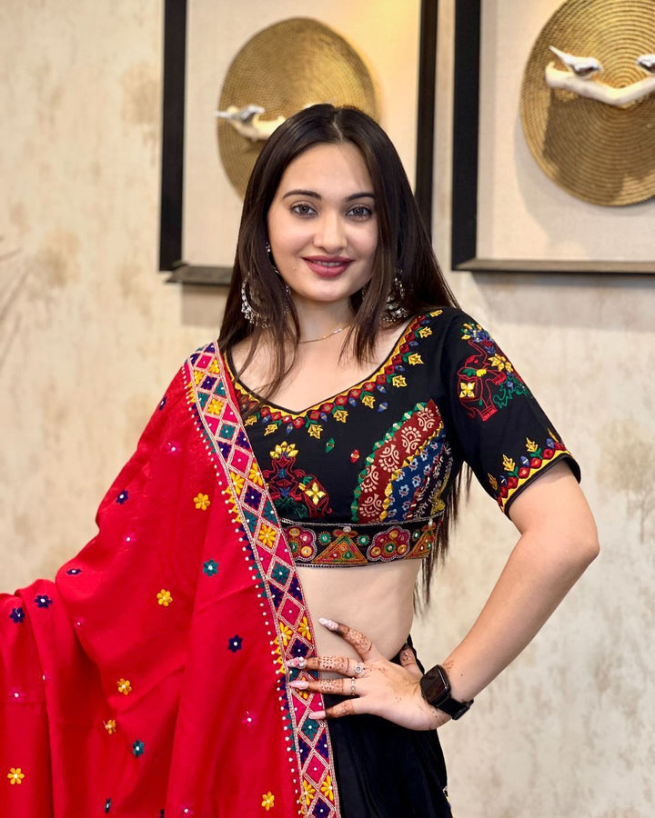 BEAUTIFUL LEHNGA CHOLI
