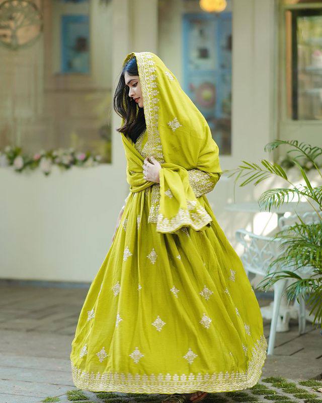 Neon Green Suit With Dupptta :3 piece suit(top,bottom&dupatta)