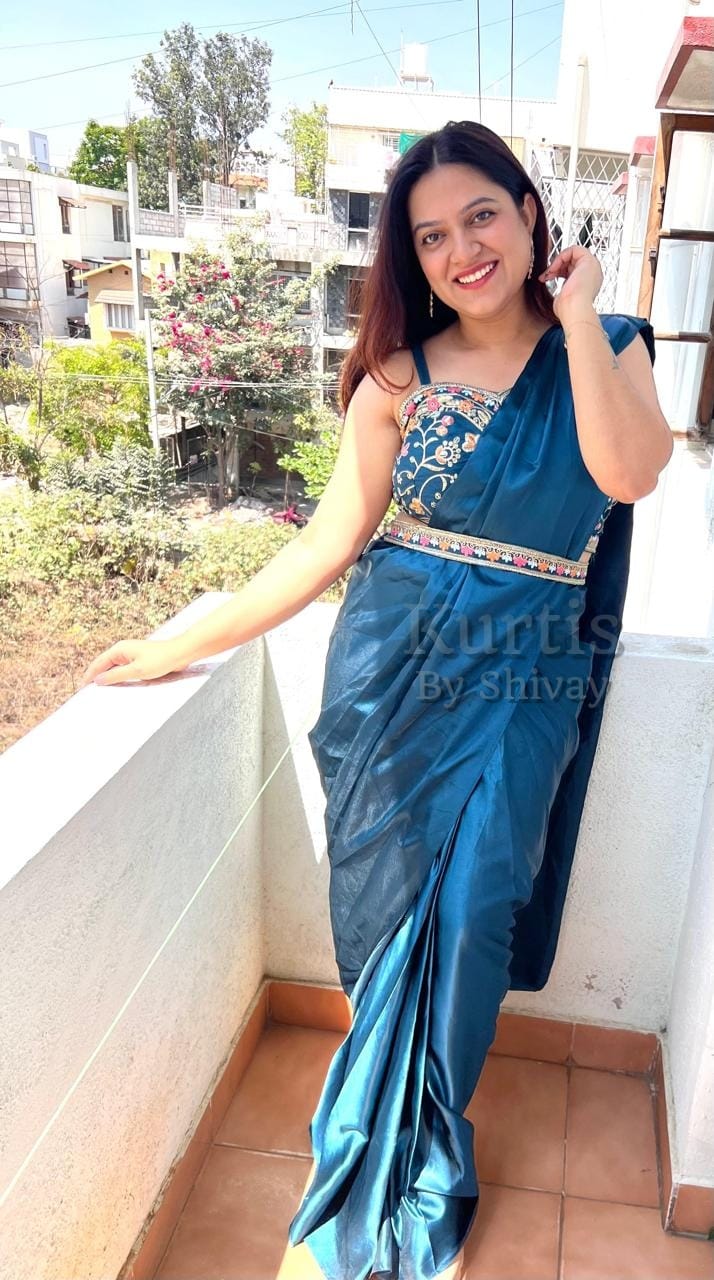 Ready-to-Wear Embroidered Saree Set with Stylish Koti & Waist Belt – Perfect for Festive Occasions