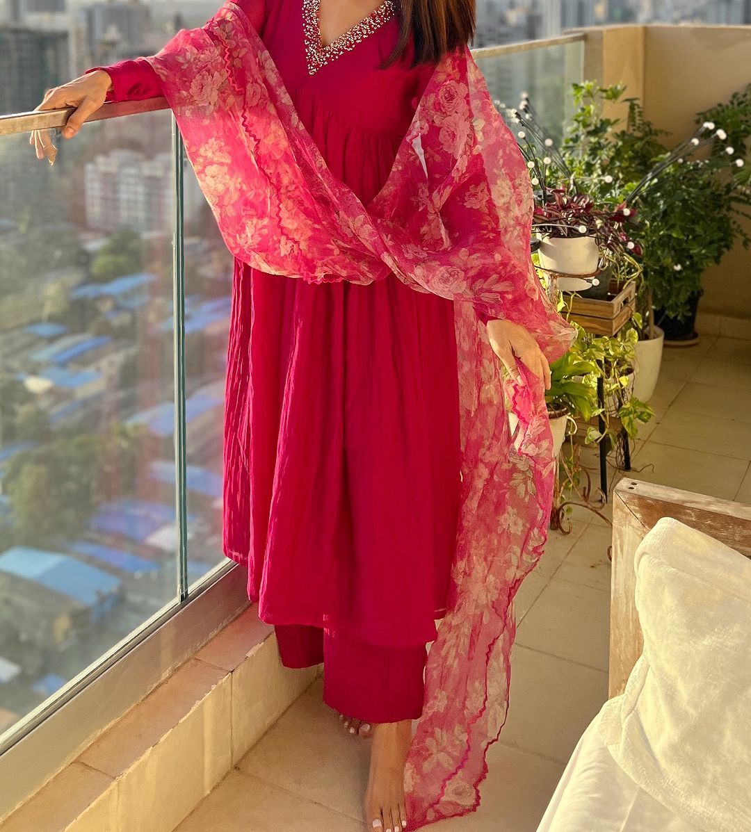 Pure Pure Soft Chanderi Kurtipent With Orgenza Duppata :3 piece suit(top,bottom&dupatta)