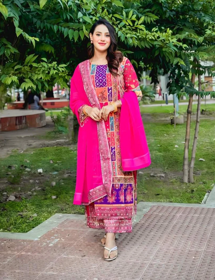 HEAVY PAKISTANI SUIT WITH DUPATTA SET