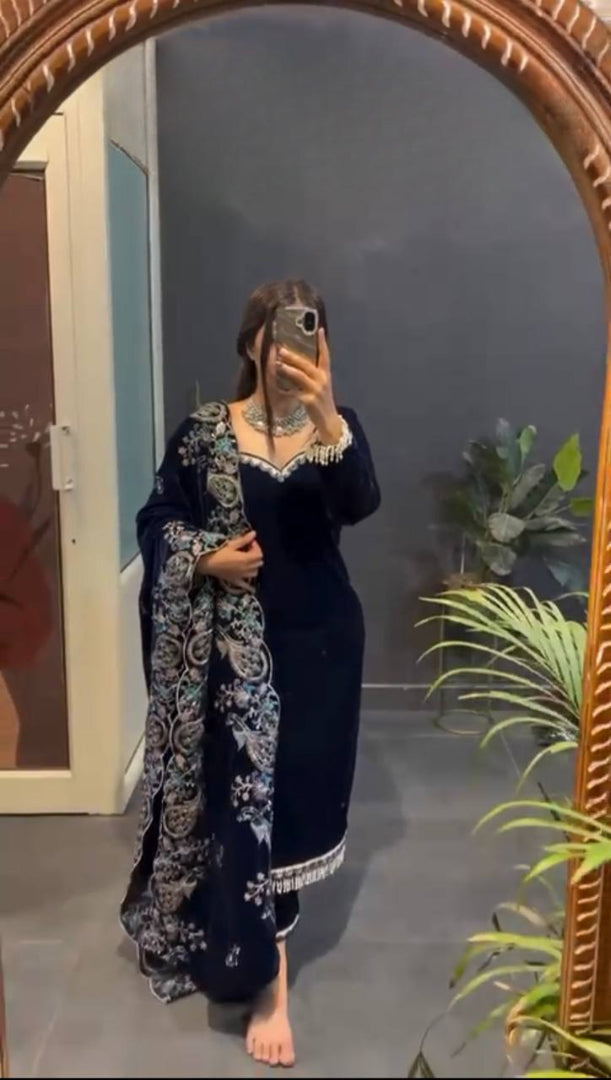 Navy Blue Elegance Never Goes Out of Style