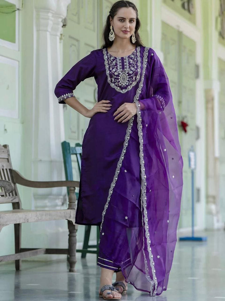 Luxurious Roman Silk Embroidery Work Kurta Set With Organza Dupatta