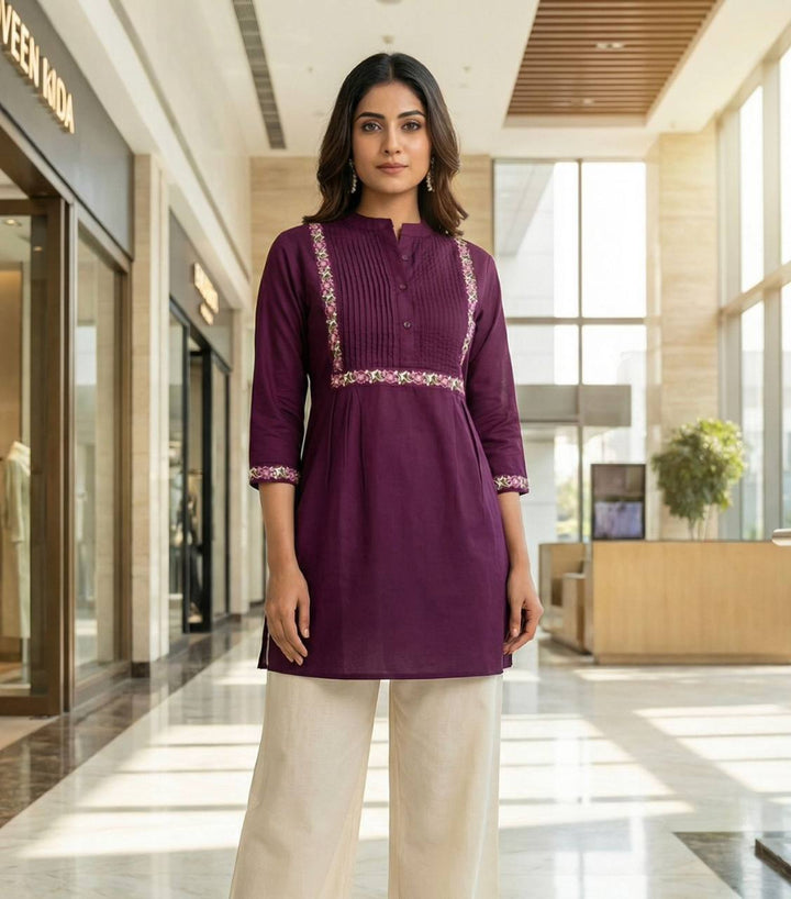 Short Tops in Heavy Embroidery – Multicolor Trend Edition