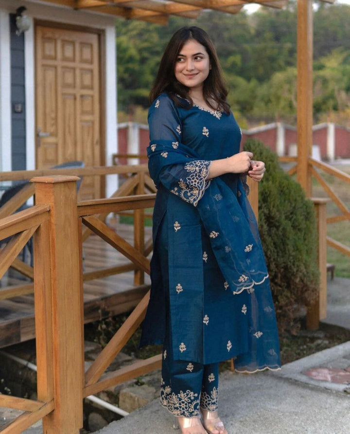 Elegant Roman Silk Kurta Set with Organza Dupatta
