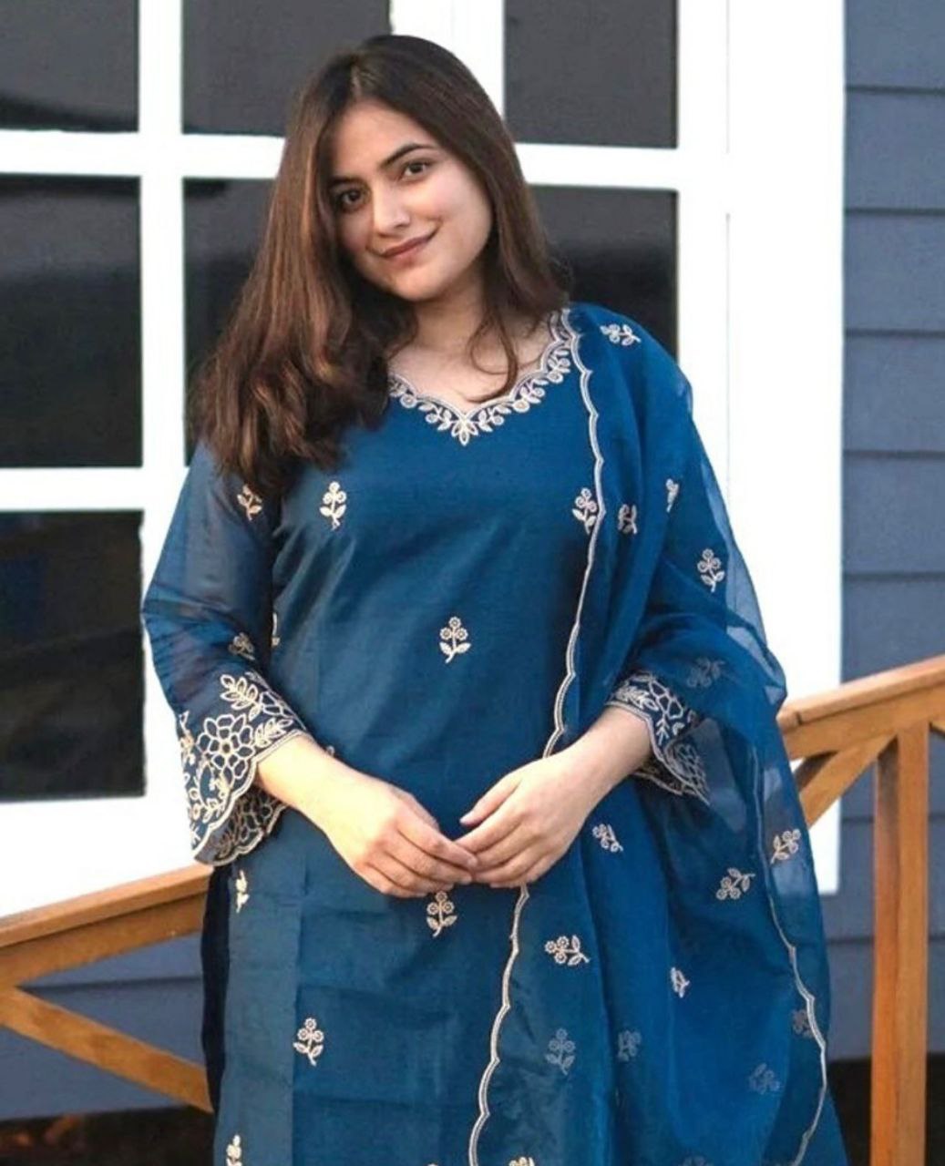 Elegant Roman Silk Kurta Set with Organza Dupatta
