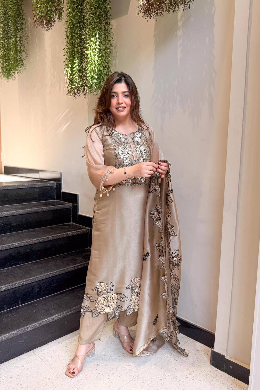 Premium Jimmy Choo Cutwork Kurta Pant Ethnic Set