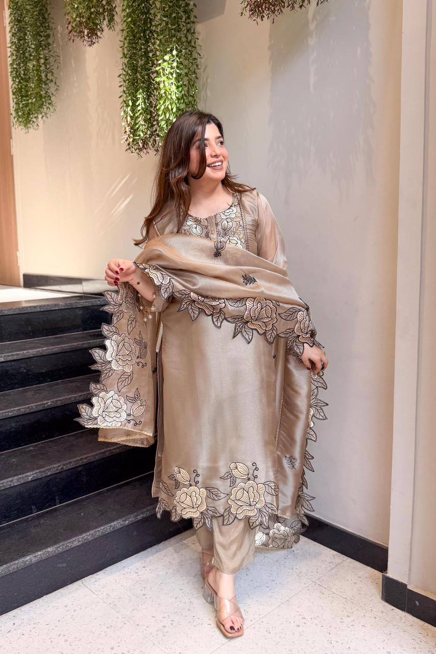 Premium Jimmy Choo Cutwork Kurta Pant Ethnic Set